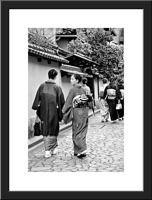 Kimono Walk - Black and White
